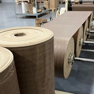 Bobina de Papel Semi Kraft Parafinado Industria de Papel Kraft Fabrica de papel Monolúcido Bobina de Papel Semi Kraft Parafinado Fabrica de Papel Santo André Fabrica de Papelão Ondulado